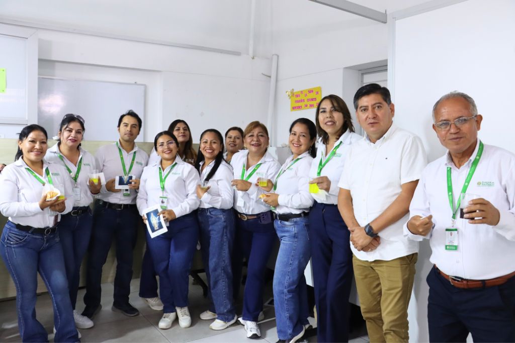 Durante la celebración de la inauguración de la nueva sede comercial en San Juan de Lurigancho.