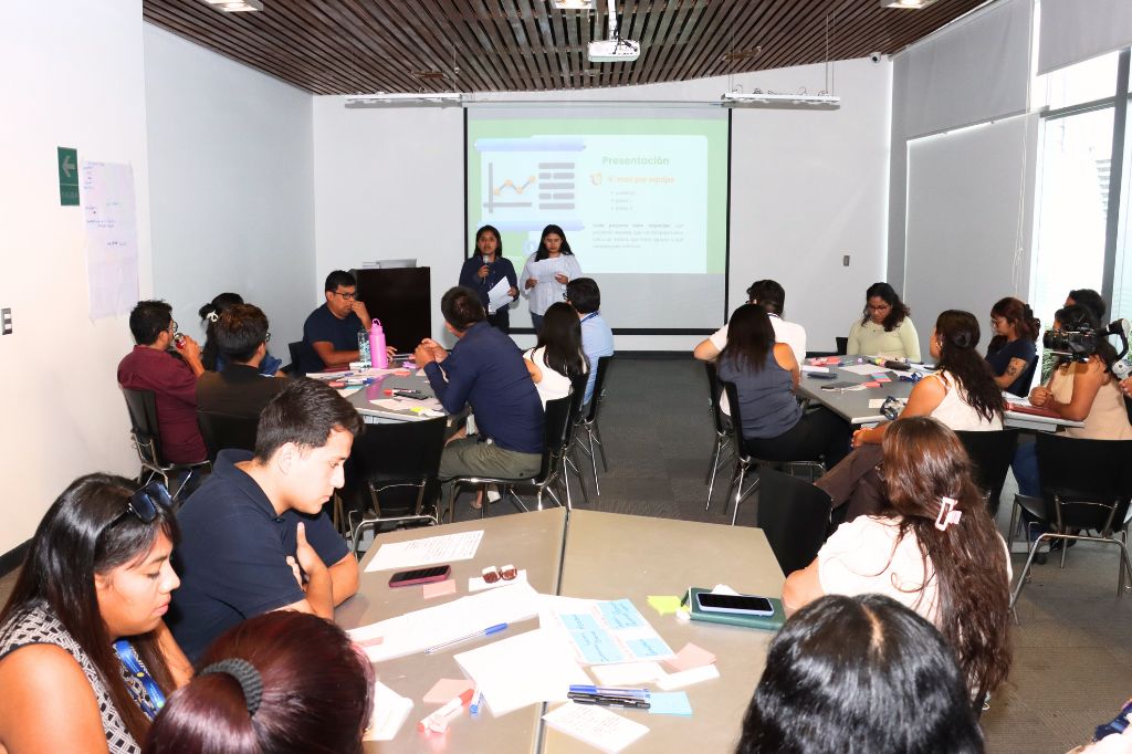 Durante la primera Hackathon cultural en Parque del Recuerdo.