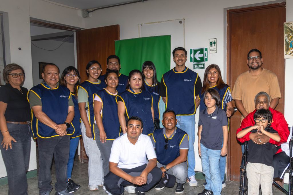 Voluntarios del programa Voluntarios por un día de Parque del Recuerdo.