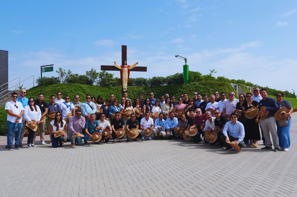 Foto de los líderes que asistieron a la reunión de líderes del 2026 en Chiclayo.