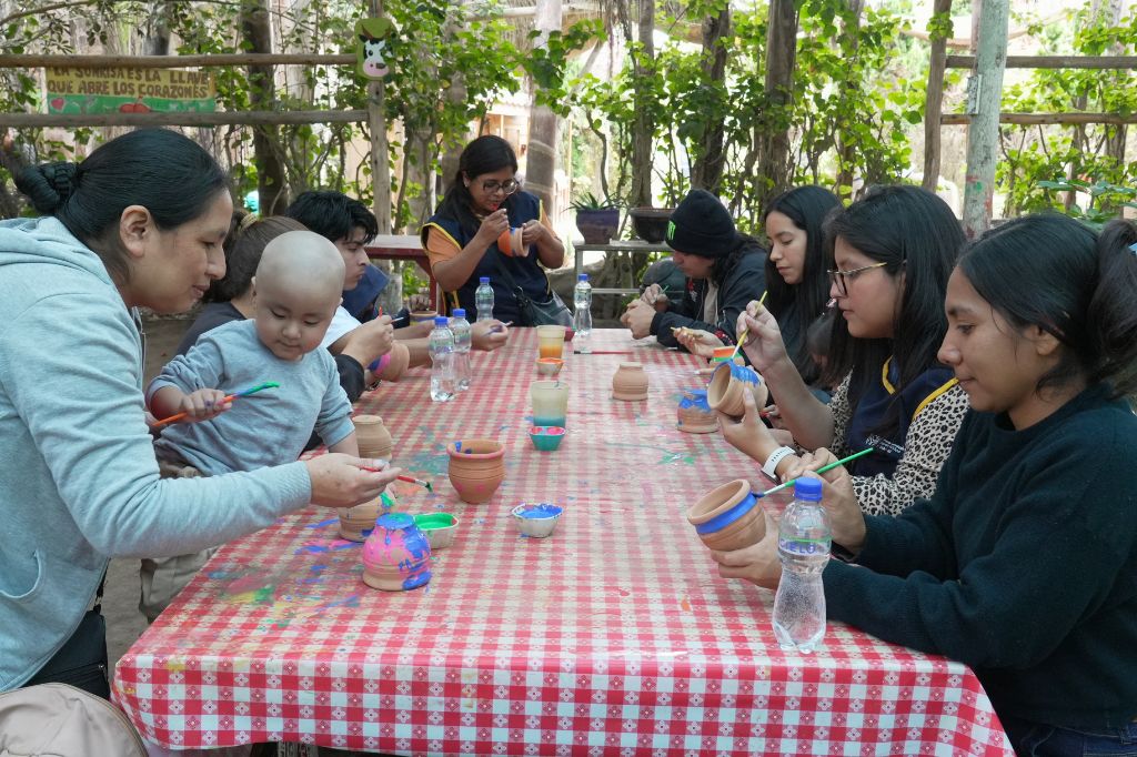 Voluntarios por un día con pacientes y familiares de Frida Heller.